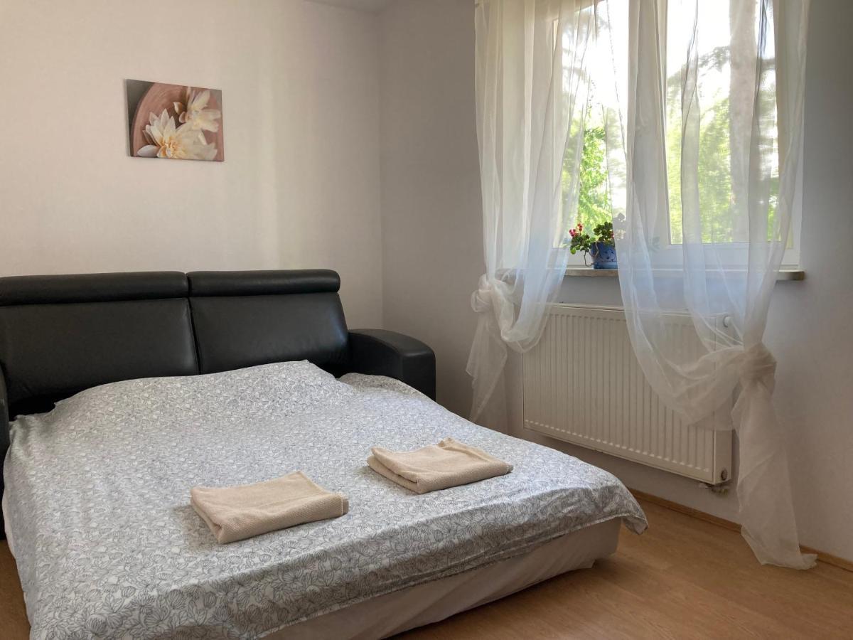 Dom Chotomow Apartman Kültér fotó